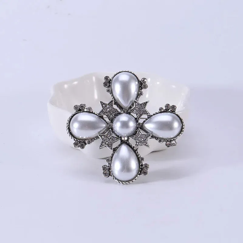 Altin Novelty Brooch Pin