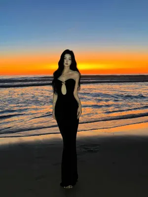 Black Cut-Out Bodycon Maxi Dress – Chic & Sultry Beach Party Outfit