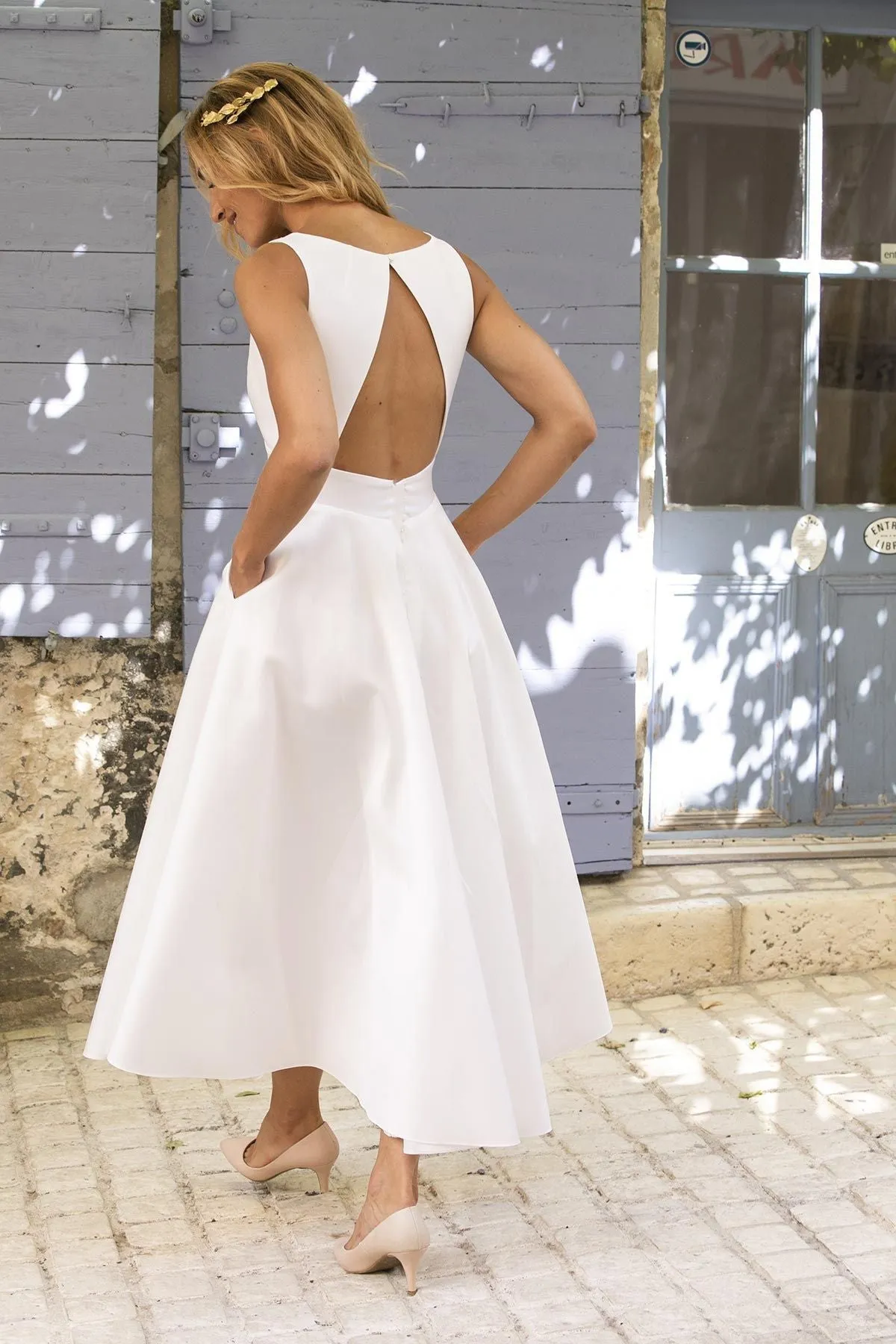 Chic Short A-line V neck Satin Backless Formal Prom Dresses with Pockets