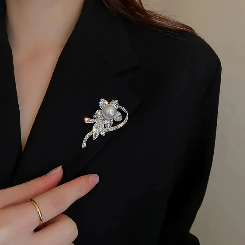 Mali Novelty Brooch Pin