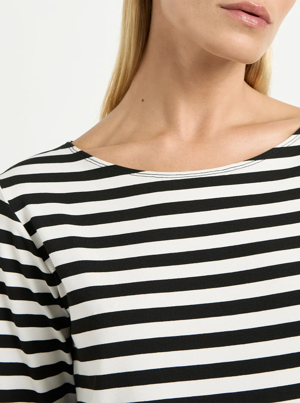 Relaxed Boat Neck - Milk/Black Bevel Stripe