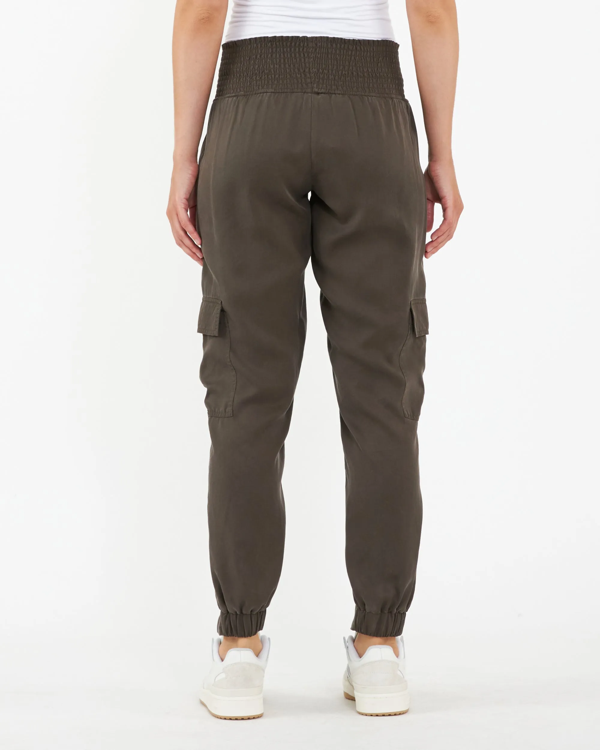 Tencel Off Duty Cargo Pant Chocolate