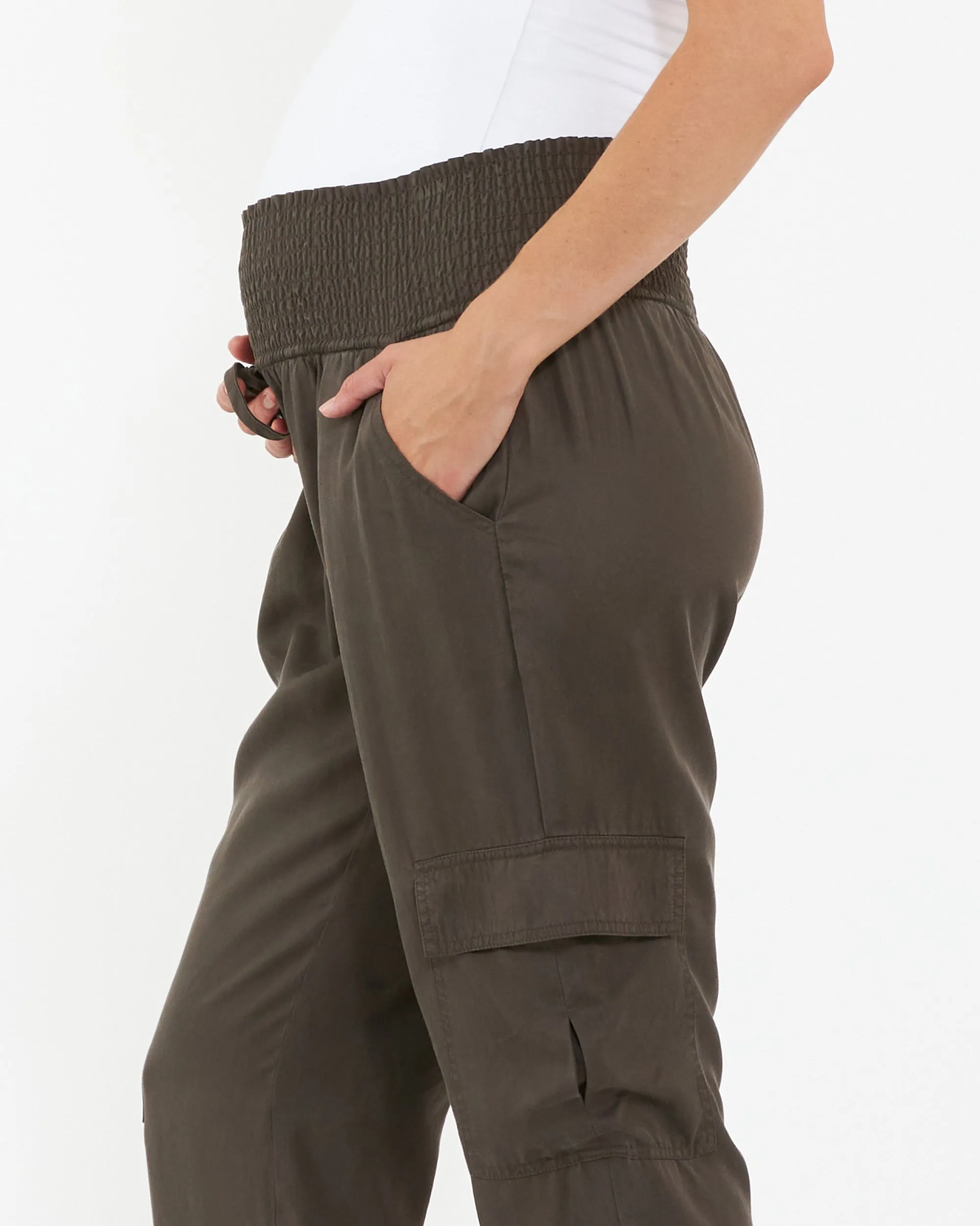 Tencel Off Duty Cargo Pant Chocolate